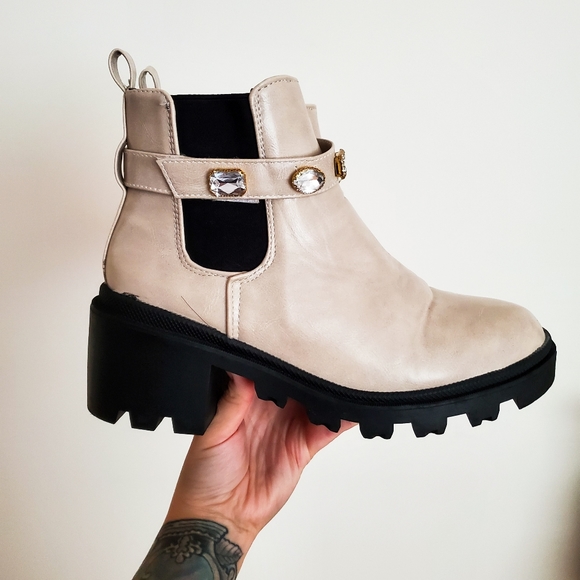 Nicole Miller Chelsea Ankle Boot - Picture 3 of 7